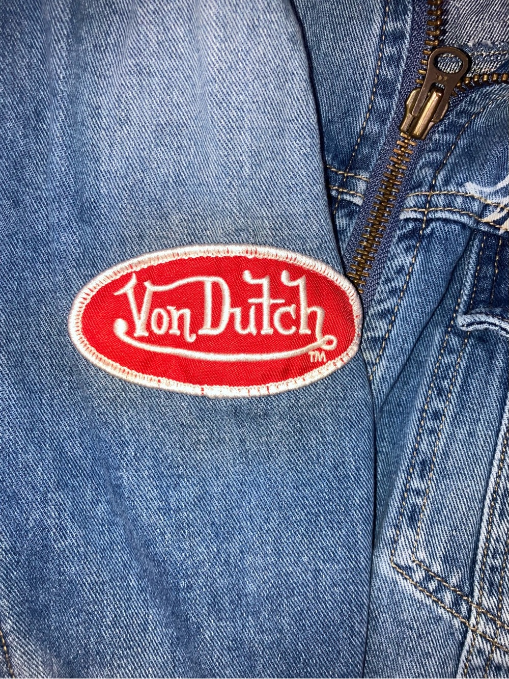 Von Dutch Women’s Cropped Denim Jacket Y2K Logo Patch Blue Jean Trucker Size L - Picture 6 of 10